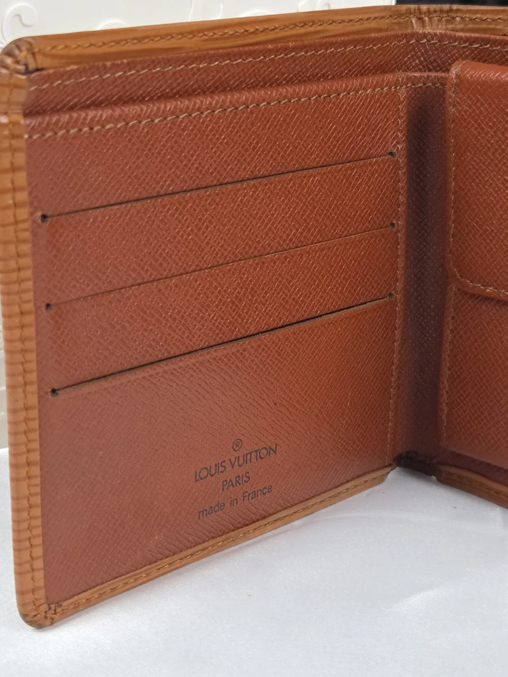 Authentic Louis Vuitton Epi Bifold Wallet Kenyan Fawn Brown Vintage Made in Fran